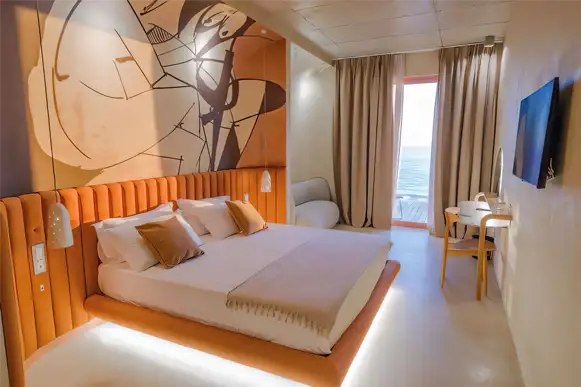 Overweeg het hippe design hotel Epidamn White Sensation met optie voor een verblijf op basis van all-inclusive pakket.