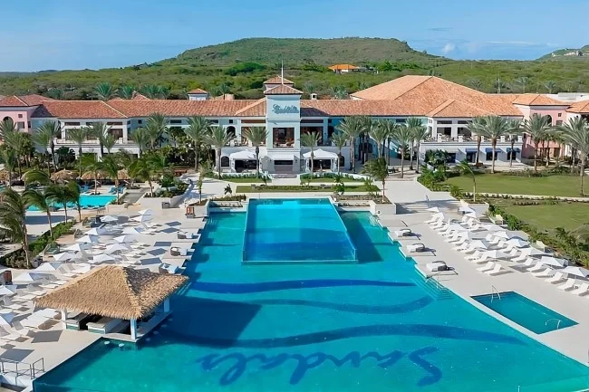 Bekijk de goedkoopste aanbiedingen voor een all inclusive vakantie in Sandals Royal Curaçao.